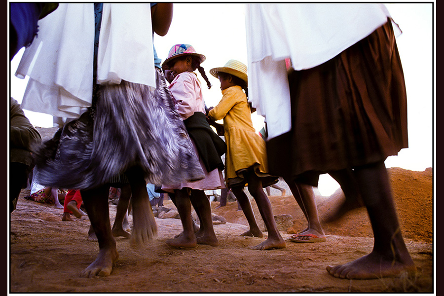  : Madagascar : Editorial Photography : Carl D. Walsh Photographer: Portrait Photography : Natural History Photographer