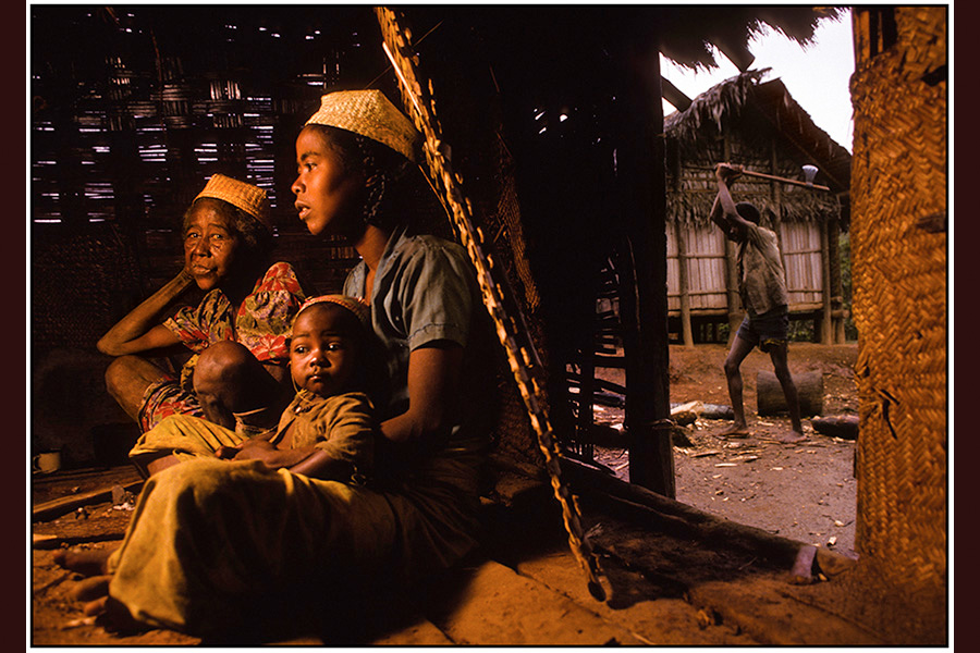  : Madagascar : Editorial Photography : Carl D. Walsh Photographer: Portrait Photography : Natural History Photographer